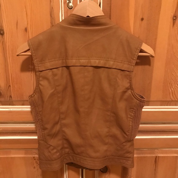 Vest! - Picture 2 of 2